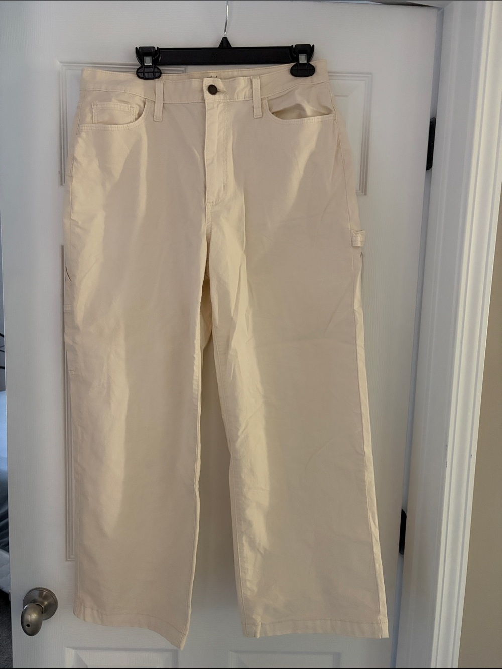 Universal Thread Men's Wide-Leg Cargo Pants in Cream